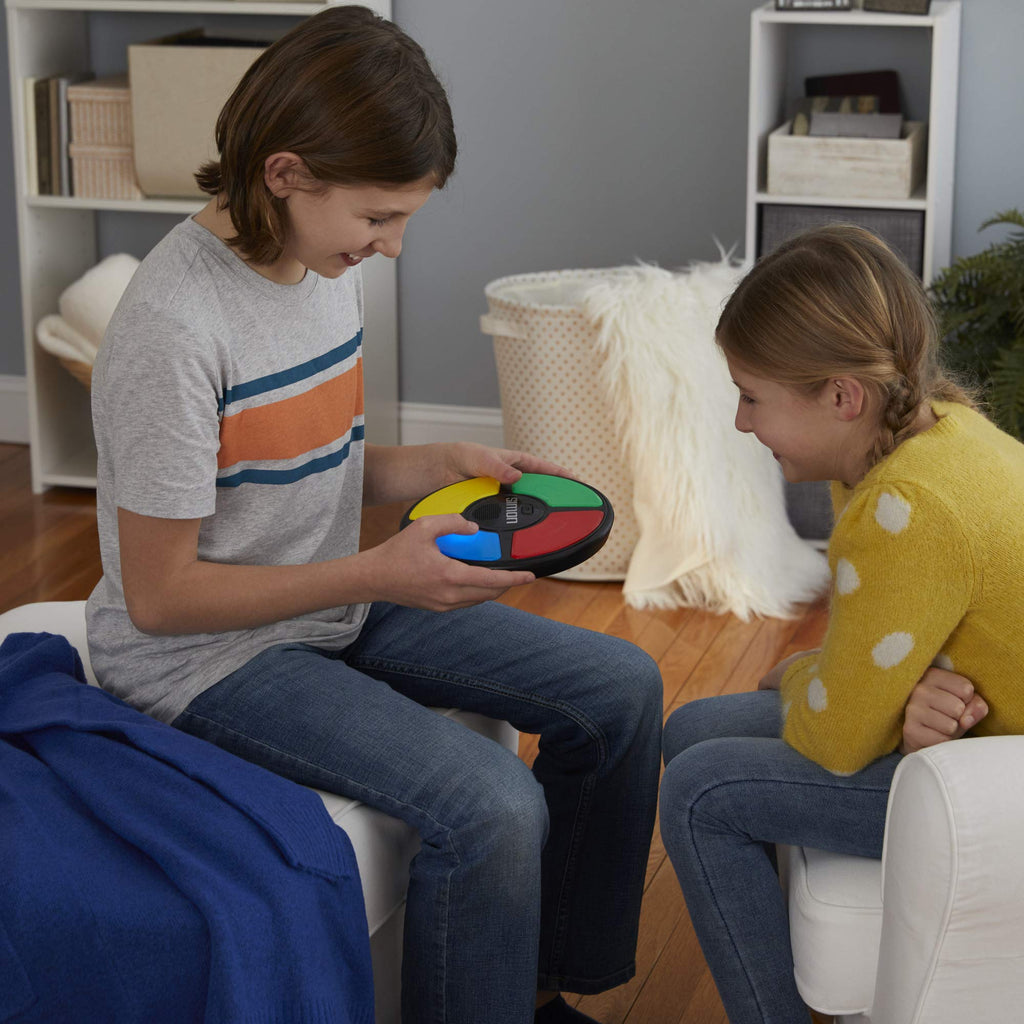 Hasbro Simon Game; Electronic Memory Game for Kids Ages 8 and Up; Handheld Game with Lights and Sounds; Classic Simon Gameplay (E93835L0)