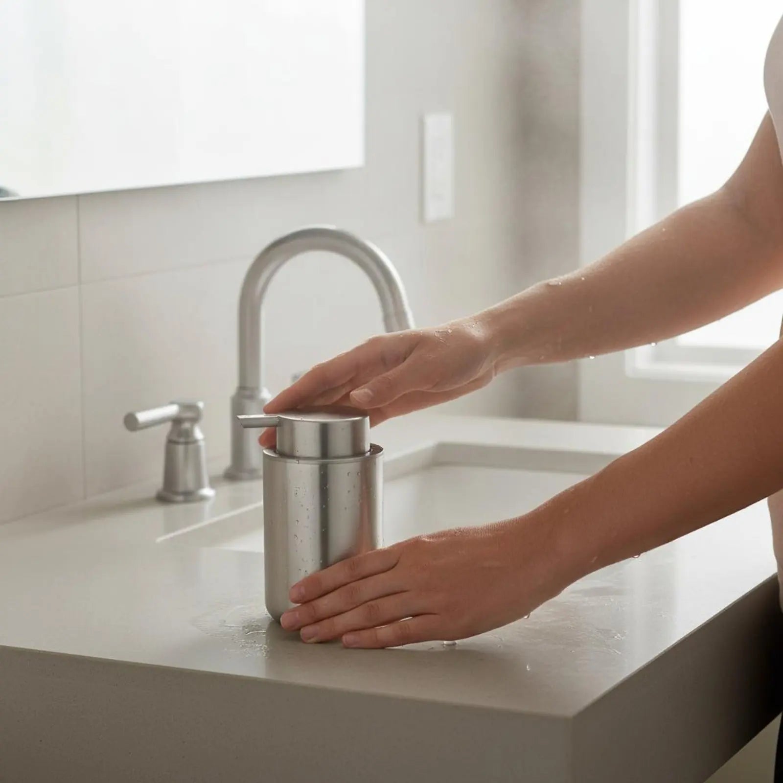 Stainless Steel Soap Dispenser Refillable Stainless Steel Soap Pump Bathroom Pump Bottle Elegant Design Home Accessory for Sink