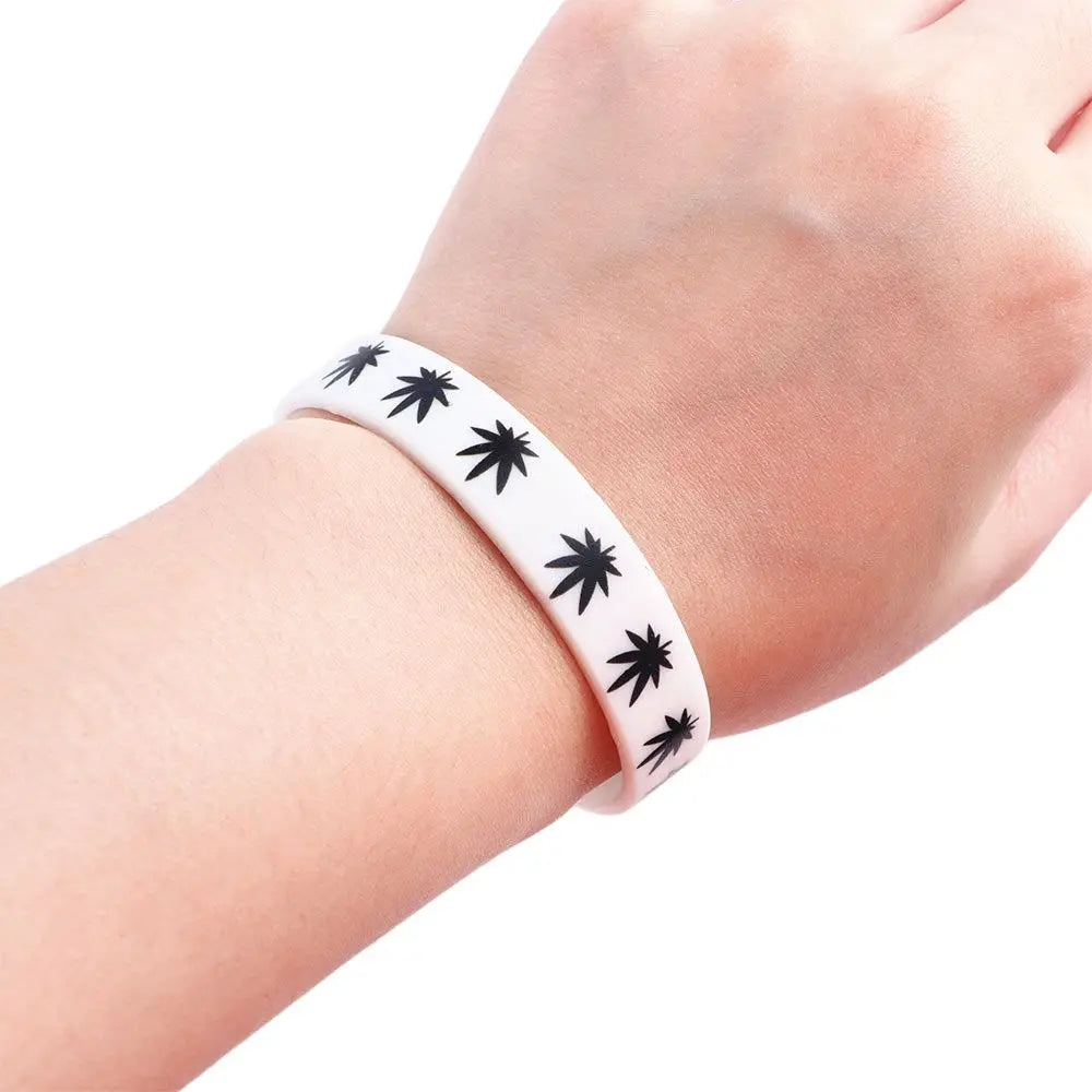 Women Girl Minimalism Silicone Fashion Jewelry Maple Leaves Creative Maple Leaf Bracelet Bangle Wristband Silicone Bracelet