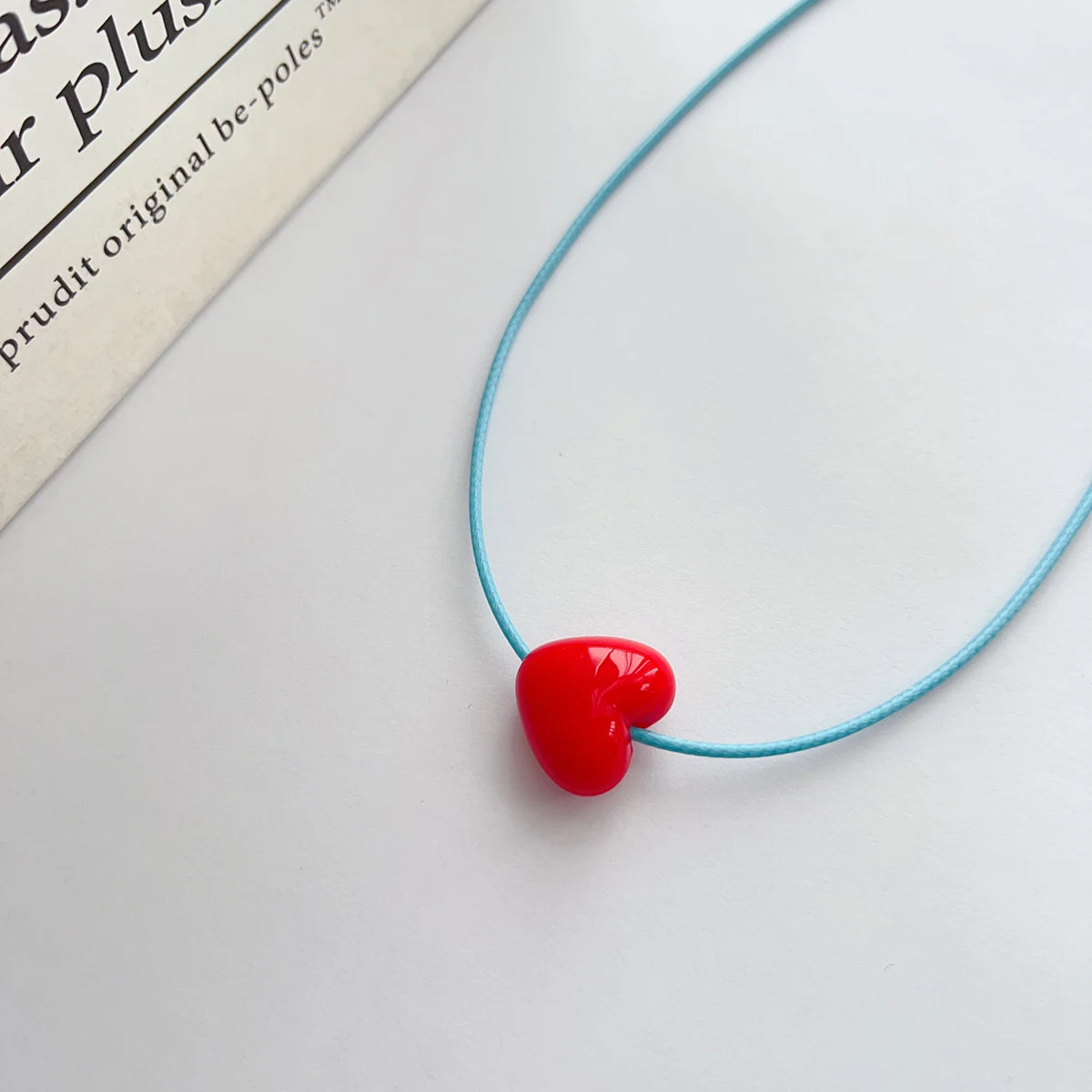 Sweet and lovely temperament acrylic red love pendant contrast color choker short collarbone chain jewelry necklace women