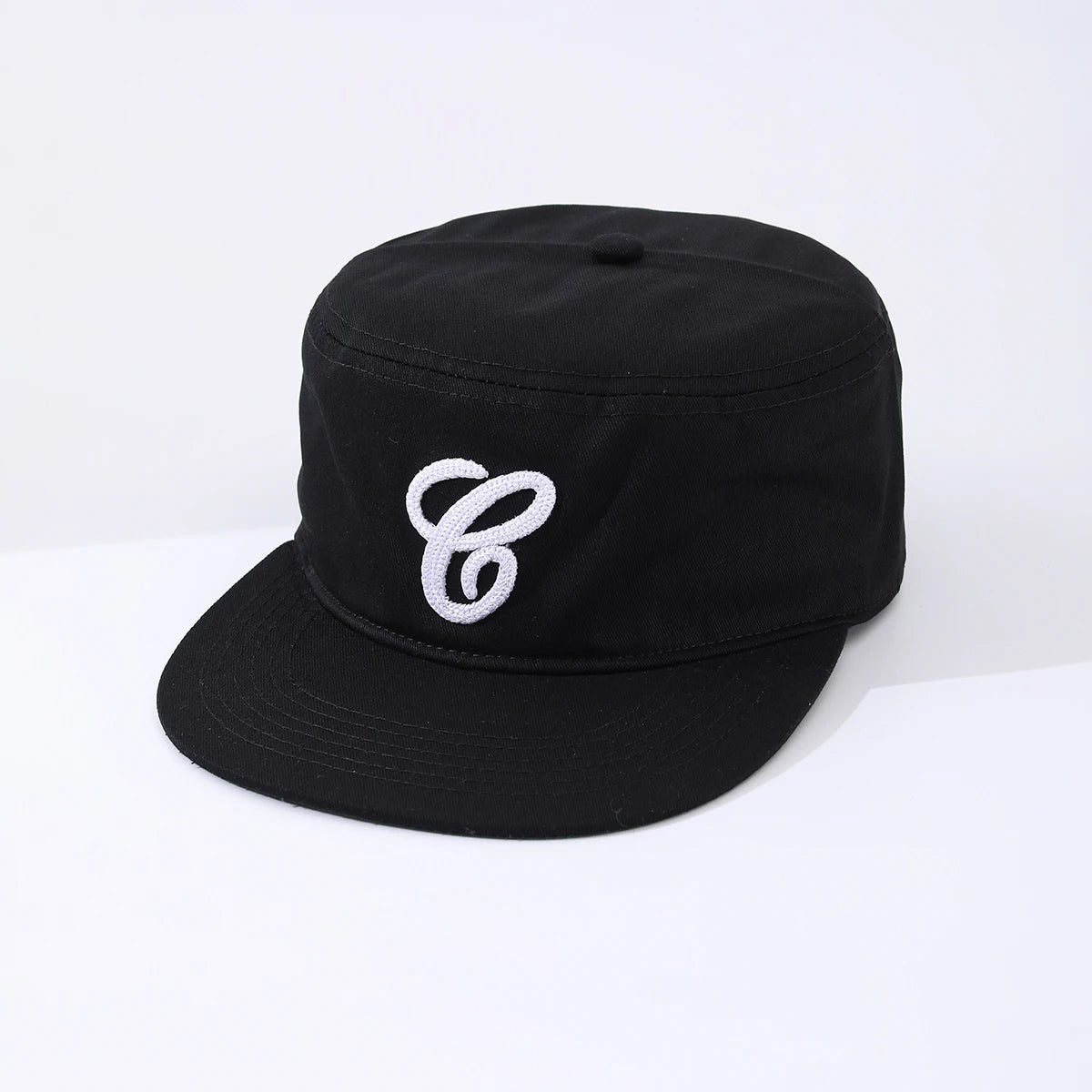 Trendy British Style Retro Large Letter Embroidered Flat-Top Hat, Fashionable and Casual, Versatile and Suitable for All Occasio