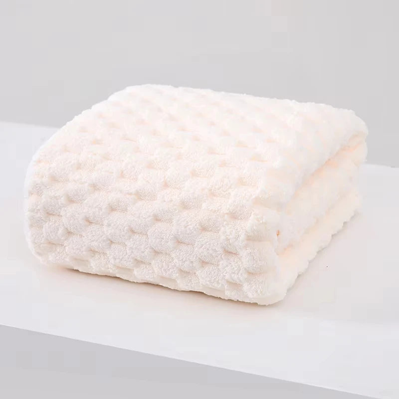 Large Bath Towels, Made of Thick Solid Color Coral Fleece Microfiber, Highly Absorbent, Quick-Drying, Soft, And Comfortable.