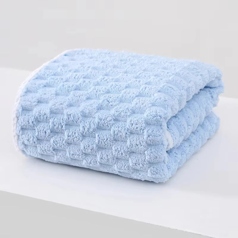 Large Bath Towels, Made of Thick Solid Color Coral Fleece Microfiber, Highly Absorbent, Quick-Drying, Soft, And Comfortable.