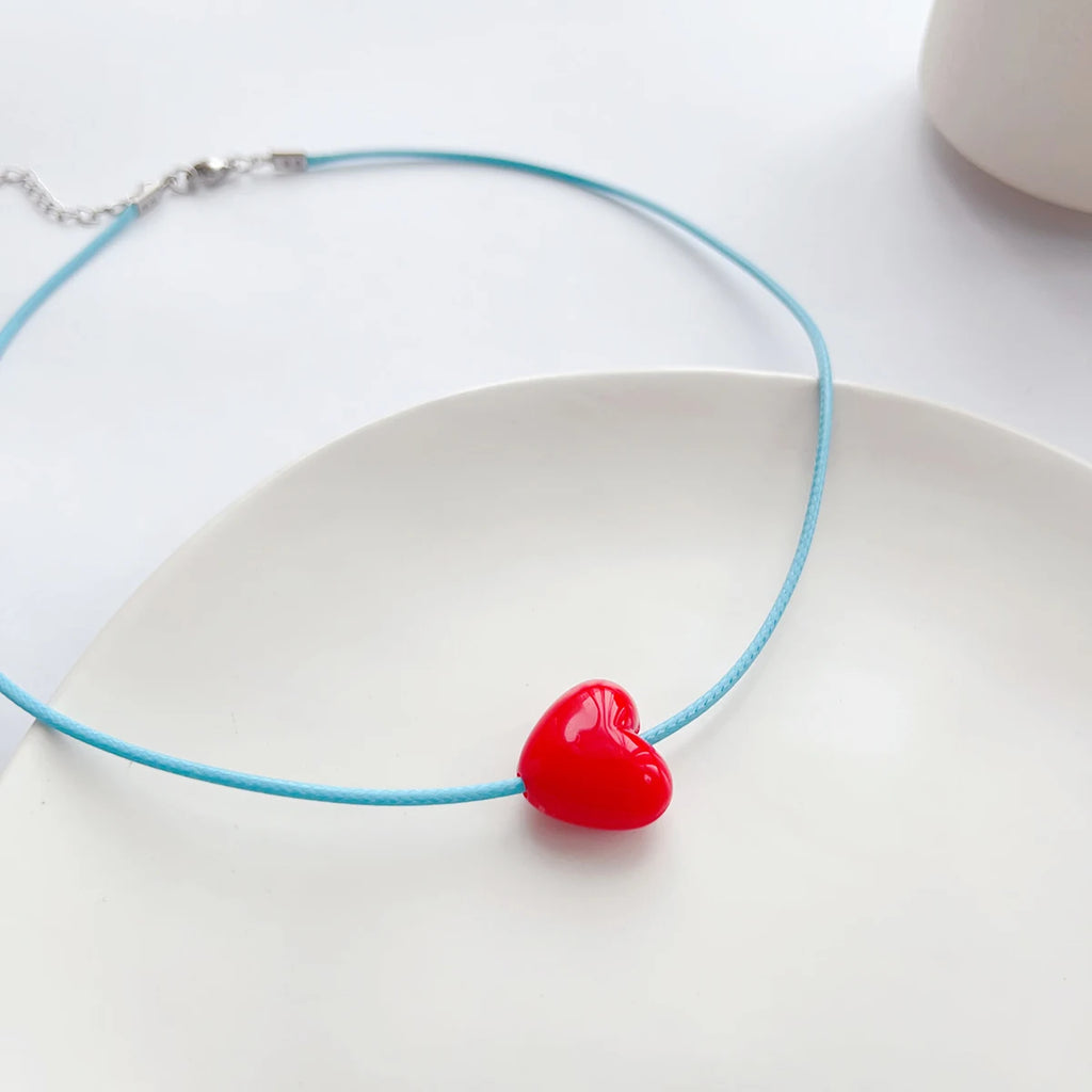 Sweet and lovely temperament acrylic red love pendant contrast color choker short collarbone chain jewelry necklace women