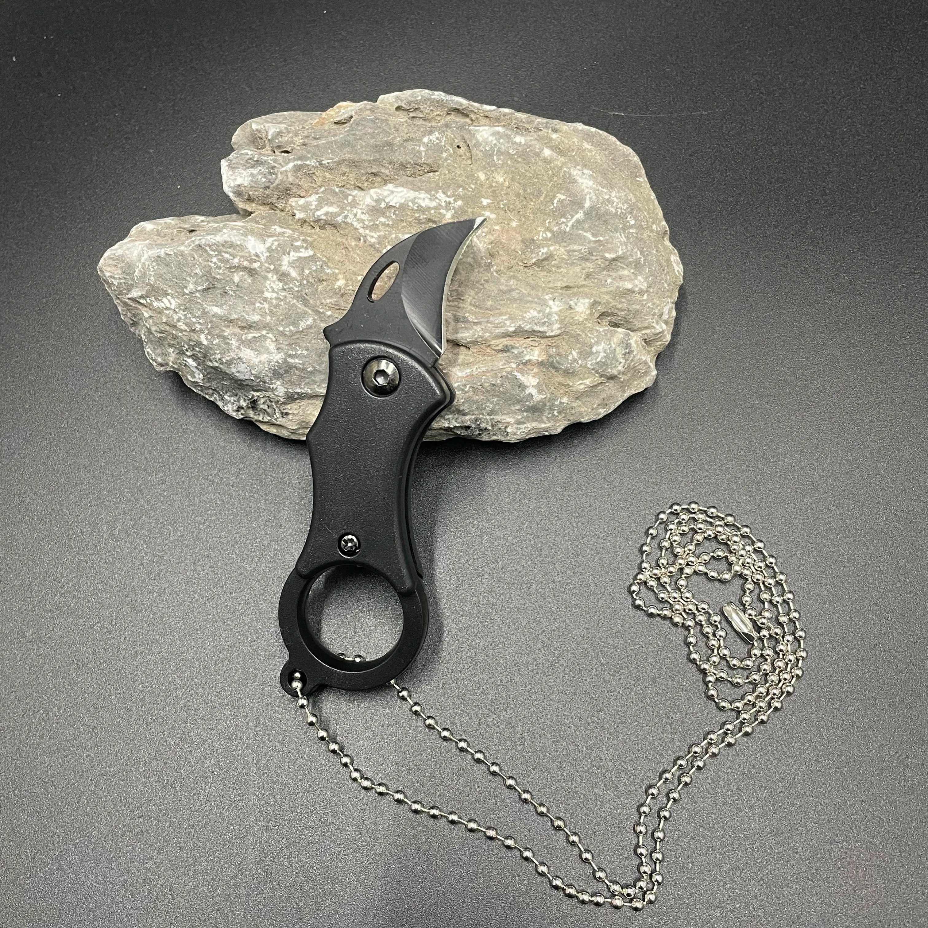 Mini folding knife Portable pocket knife Camping Food Processed food Outdoor EDC device keychain
