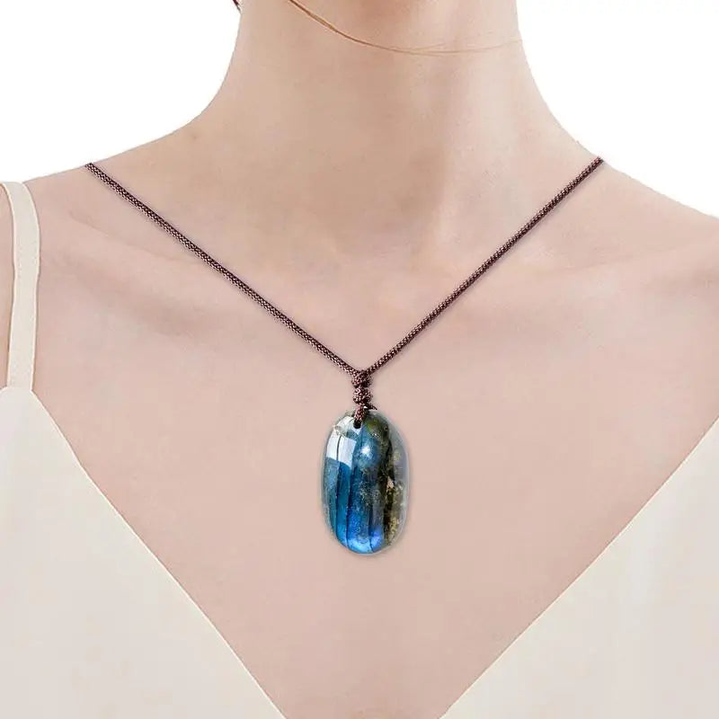 Natural Labradorite Pendant Necklace Healing Polished Moonstone Charm Stress And Anxiety Therapy Palm Stone Crystal Necklace