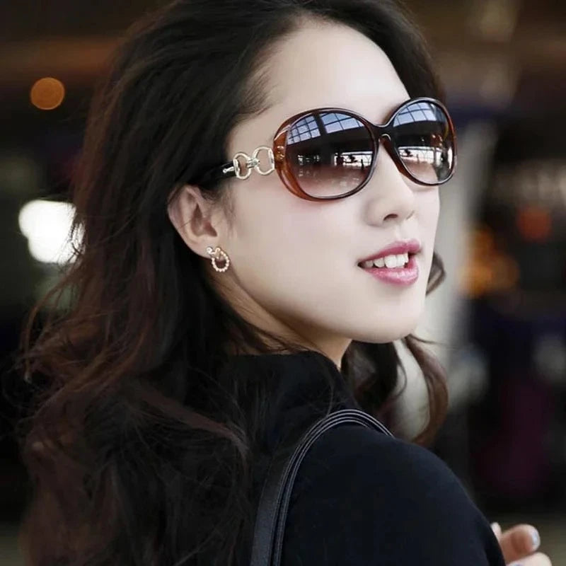Luxury Sunglasses for Women Brand Design Full Star Sun Glasses Female Mirror Retro Square Ladies Eyewear UV400 Driving Shopping