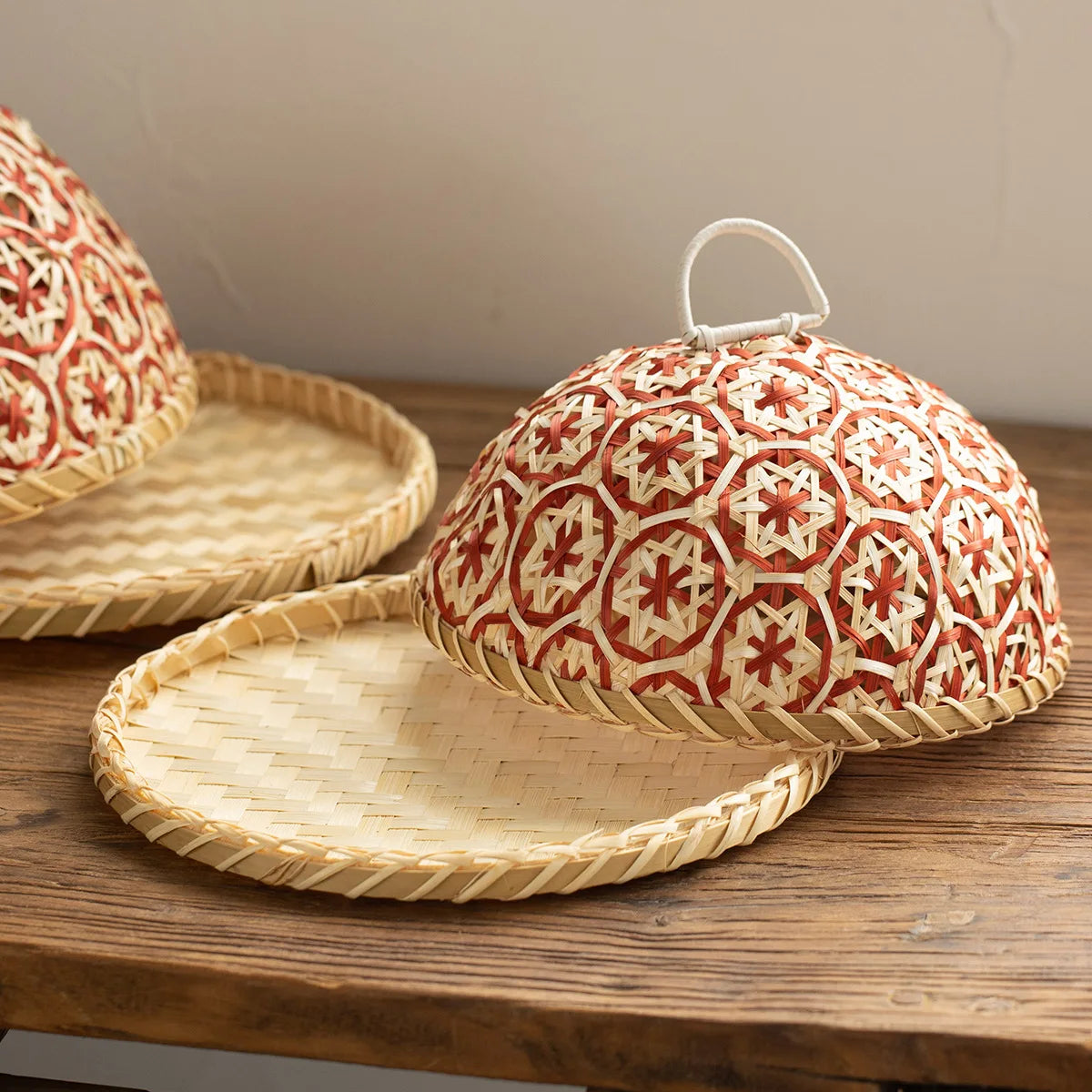 Handmade Rattan Style Round Fruit Basket with Lid Insect Proof Table Cover Multi Functional Storage for Bread Fruit Leftovers