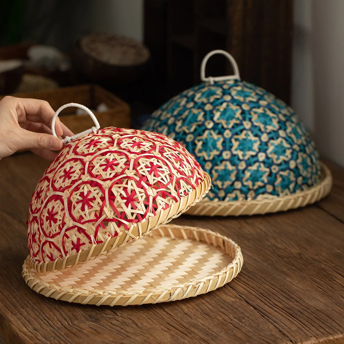 Handmade Rattan Style Round Fruit Basket with Lid Insect Proof Table Cover Multi Functional Storage for Bread Fruit Leftovers