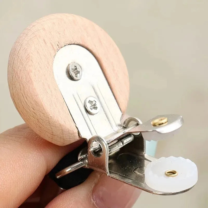 1-6 PCS Towel Clip Woven Rope Hanging Clip No-Drill Portable Multifunctional Metal Storage Clip Household Bathroom Towel Clip
