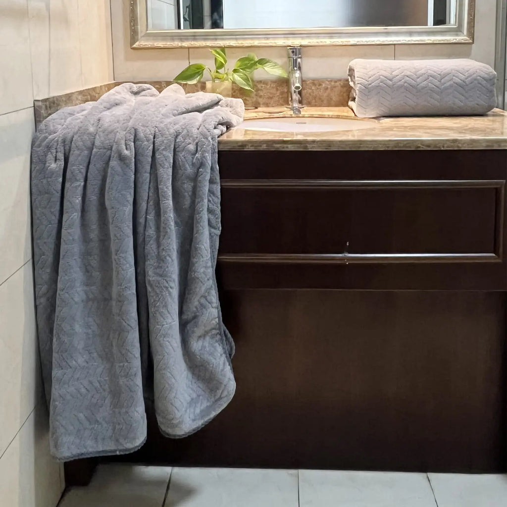 Bath Towels for Bathroom, Bath Sheets, Plush, Extra Large, Super Soft, Highly Absorbent Microfiber, 27x55 Inch