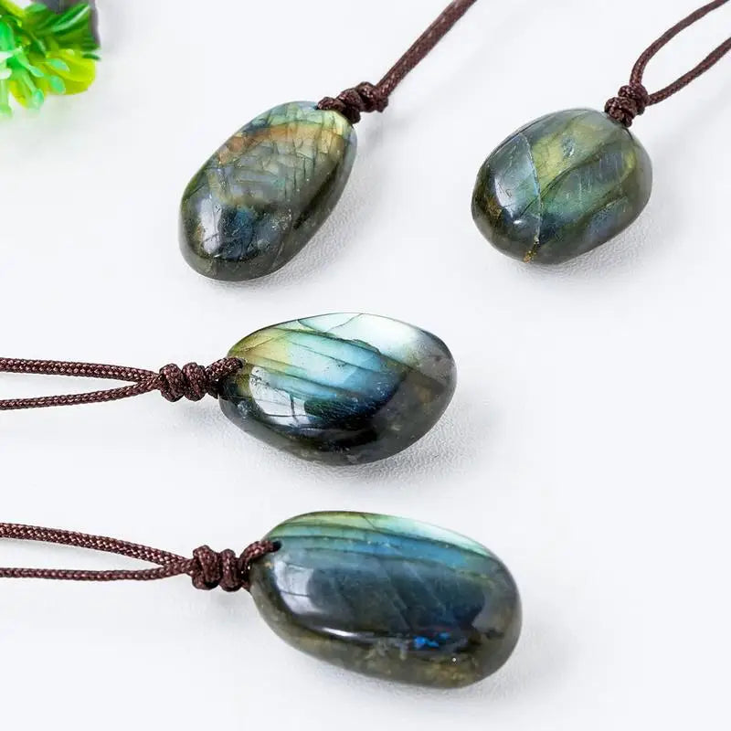 Natural Labradorite Pendant Necklace Healing Polished Moonstone Charm Stress And Anxiety Therapy Palm Stone Crystal Necklace