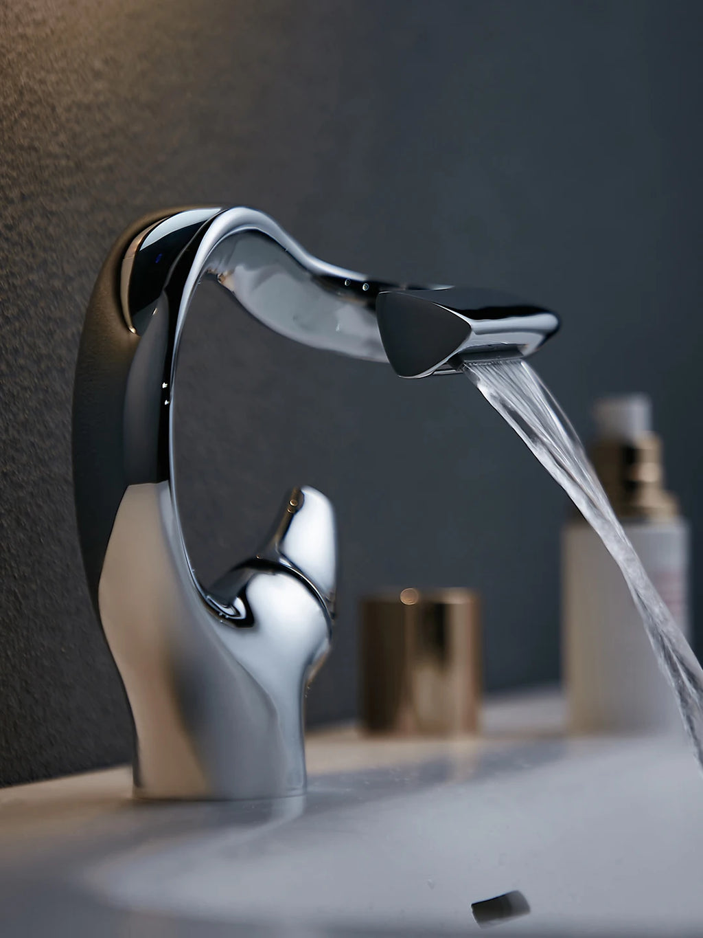 New Design Basin Faucet Brass Bathroom Basin Waterfall Hot and Cold Water Mixer Tap Single Handle Crane Chrome Black Mixer Tap
